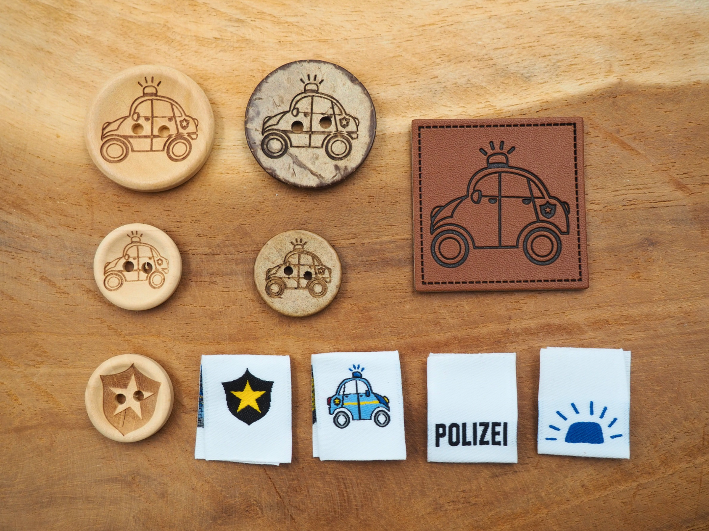 Eigenproduktion Holzknopf Polizeiauto  30mm